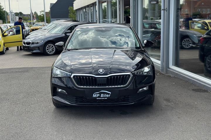 Sort Skoda Scala fra 2020