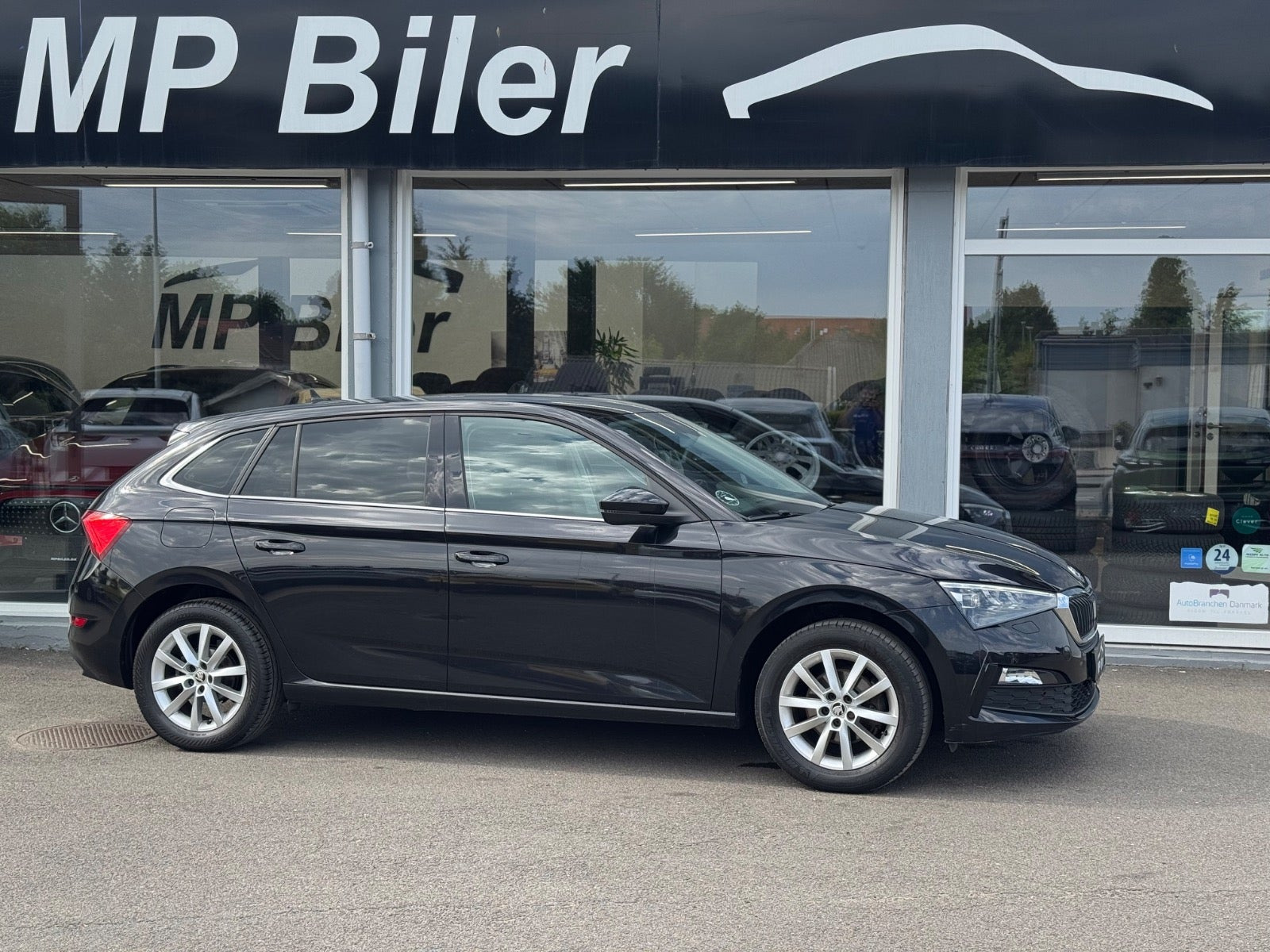 Sort Skoda Scala fra 2020