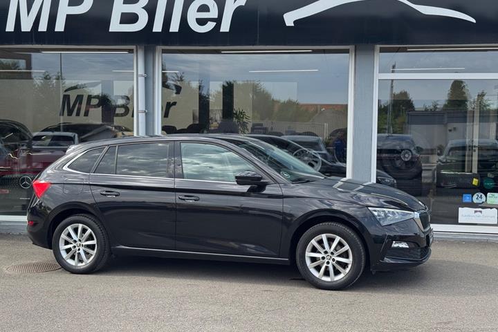 Sort Skoda Scala fra 2020