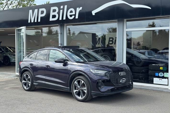 Lilla Audi Q4 e-tron fra 2023 set udefra