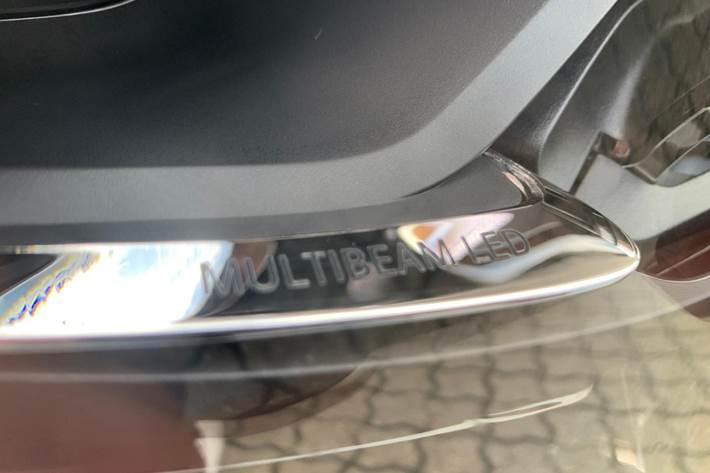 Sort Mercedes E300 de fra 2021