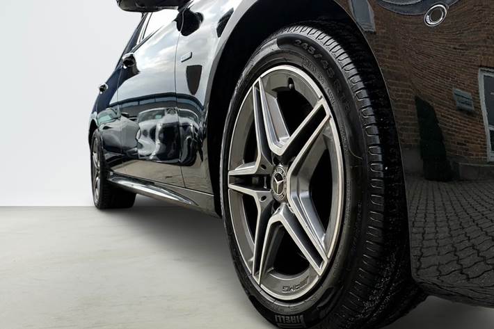 Sort Mercedes E300 de fra 2021