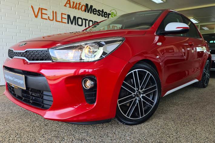 Rød Kia Rio fra 2017