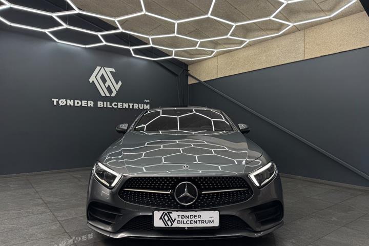 Grå Mercedes CLS450 fra 2018 set udefra