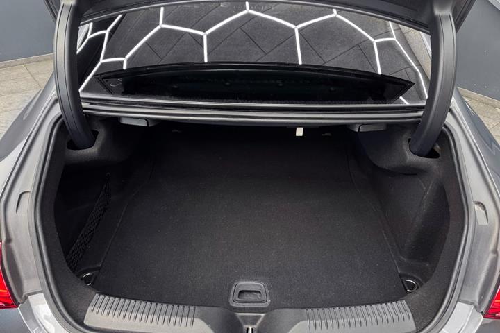 Grå Mercedes CLS450 fra 2018 set udefra