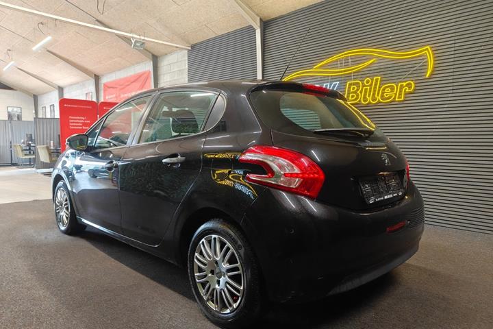 undefined Peugeot 208 fra 2015