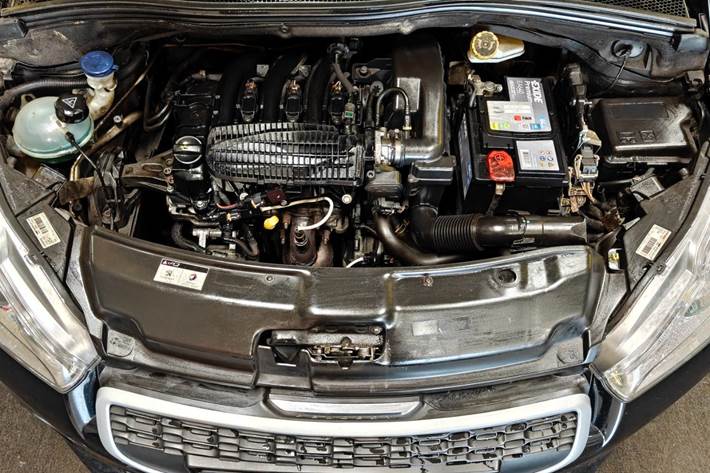 undefined Peugeot 208 fra 2015