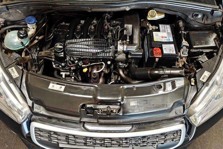 undefined Peugeot 208 fra 2015