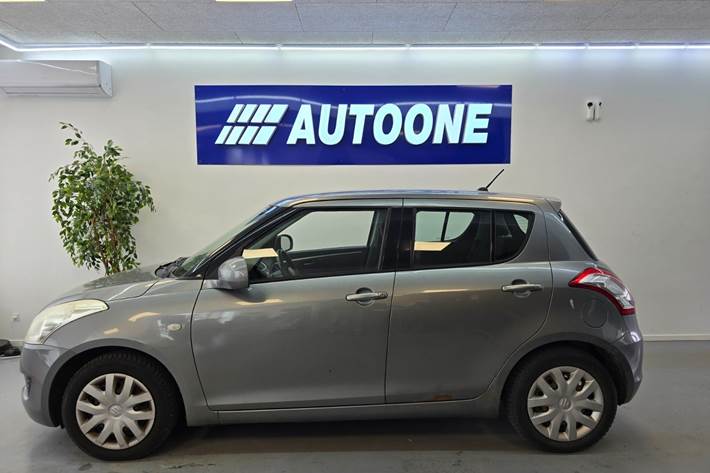 Sølv Suzuki Swift fra 2010