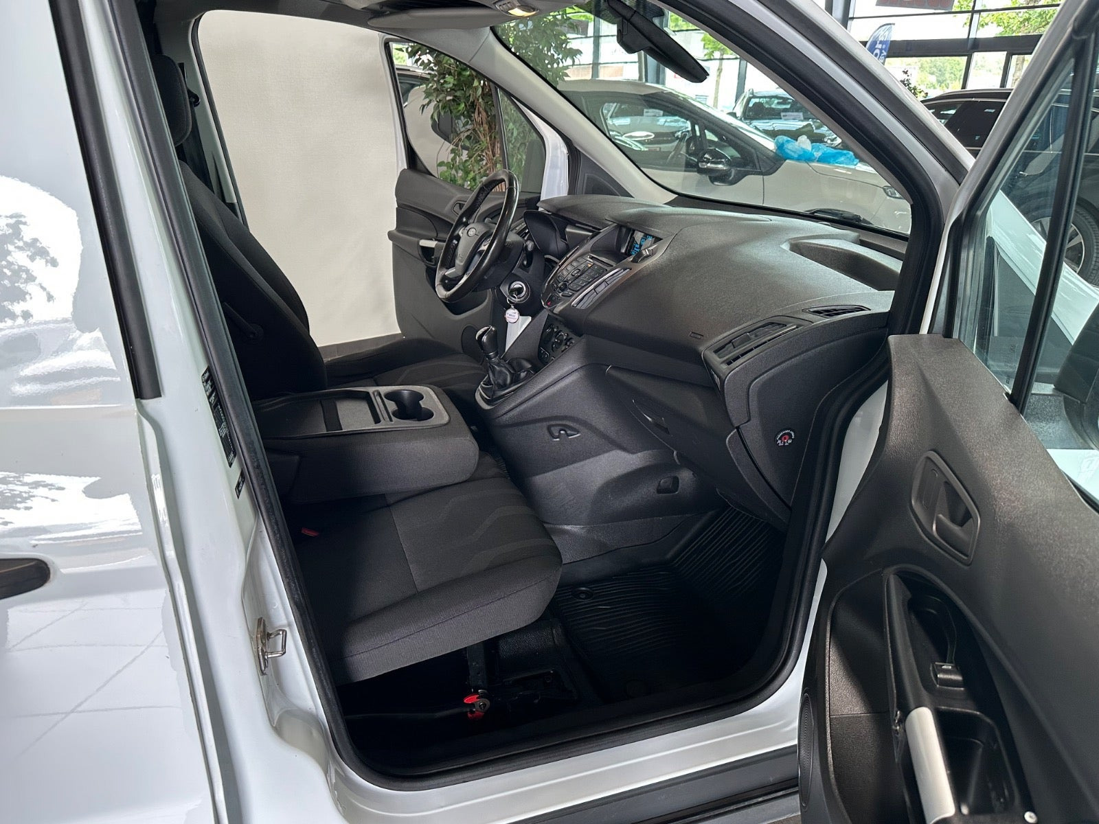Hvid Ford Transit Connect fra 2018