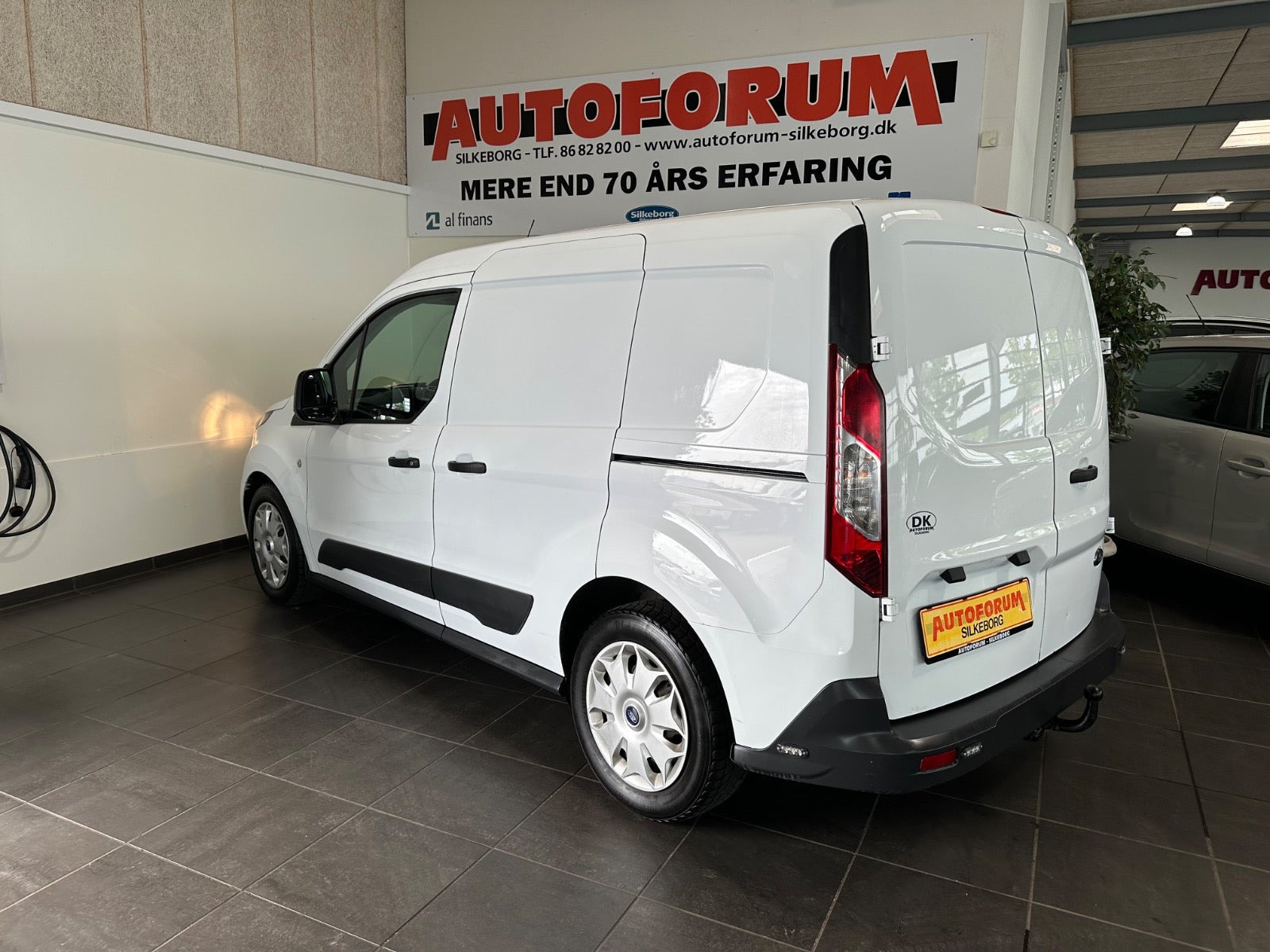 Hvid Ford Transit Connect fra 2018