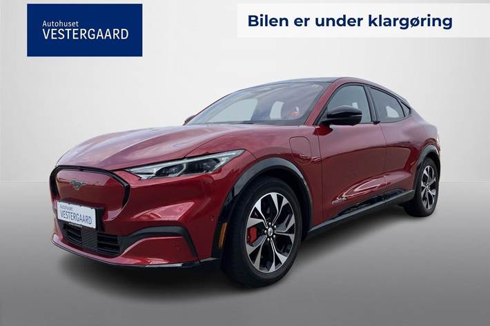 Rød Ford Mustang Mach-E fra 2022