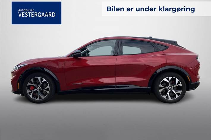 Rød Ford Mustang Mach-E fra 2022