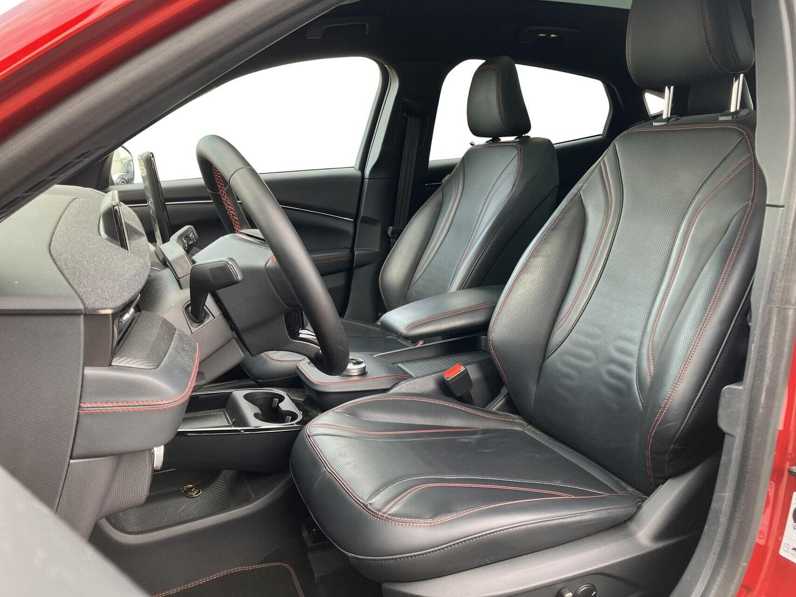 Rød Ford Mustang Mach-E fra 2022