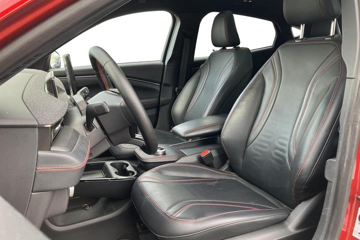 Rød Ford Mustang Mach-E fra 2022