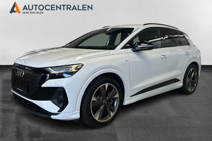 Hvid Audi Q4 e-tron fra 2024 set udefra