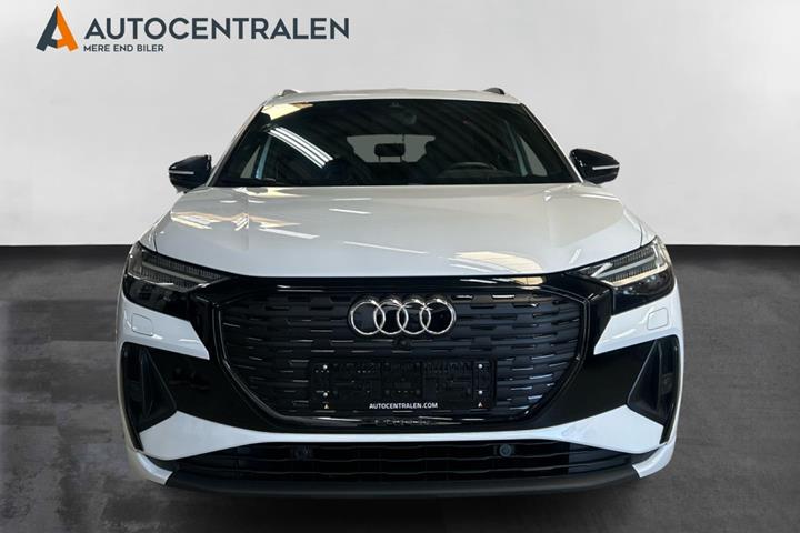 Hvid Audi Q4 e-tron fra 2024