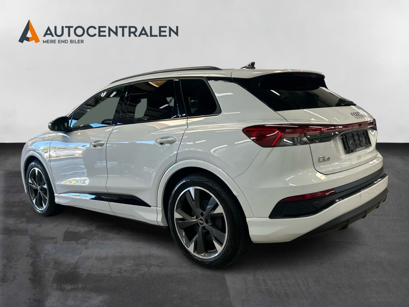 Hvid Audi Q4 e-tron fra 2024