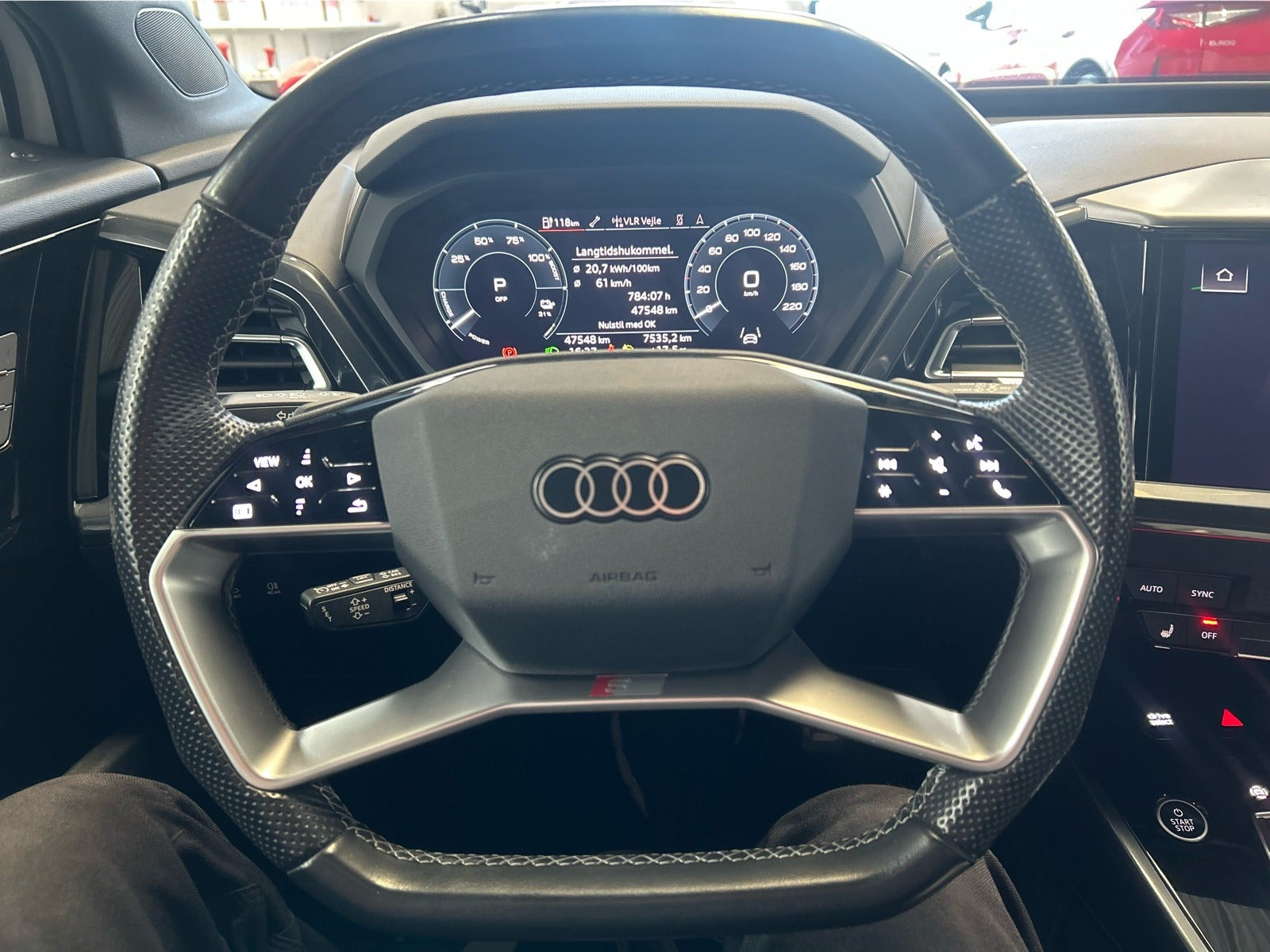 Hvid Audi Q4 e-tron fra 2024