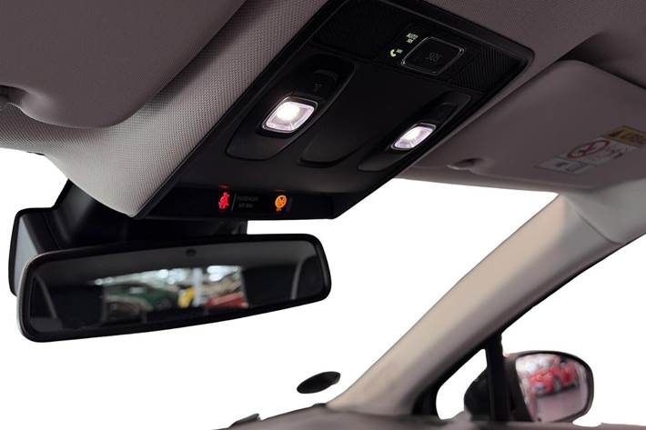 Grå Renault Captur fra 2021
