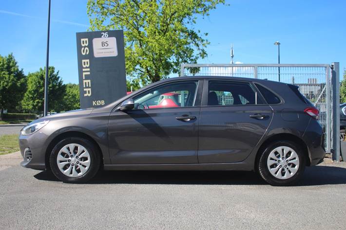 Brun Hyundai i30 fra 2019