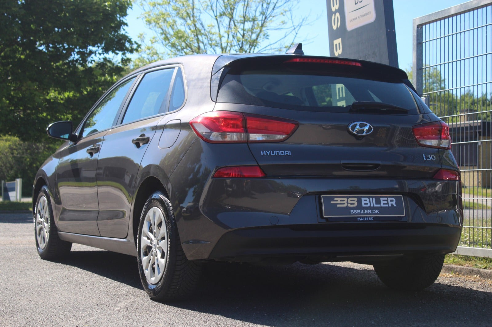 Brun Hyundai i30 fra 2019