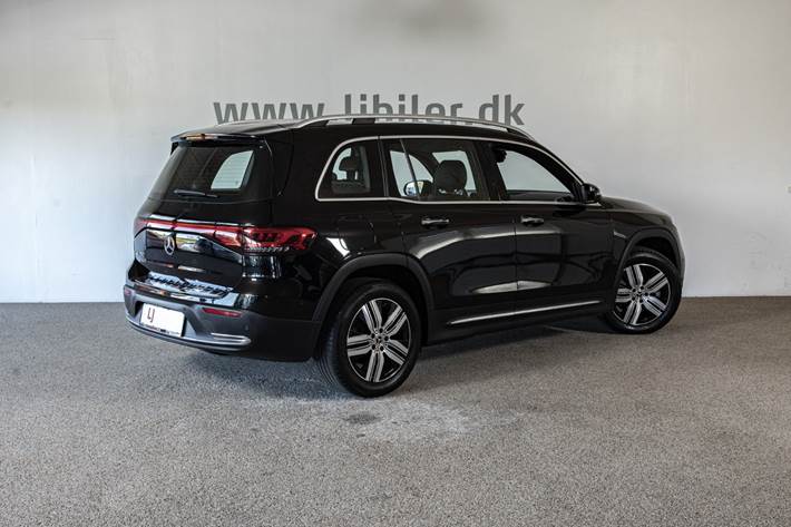 Sort Mercedes EQB250 fra 2023