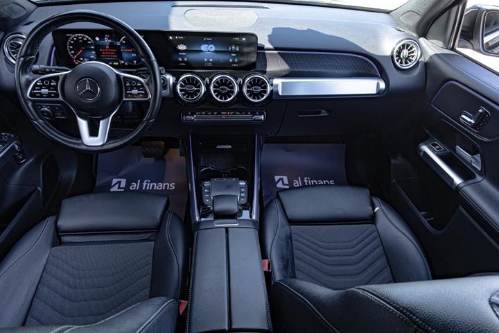 Sort Mercedes EQB250 fra 2023
