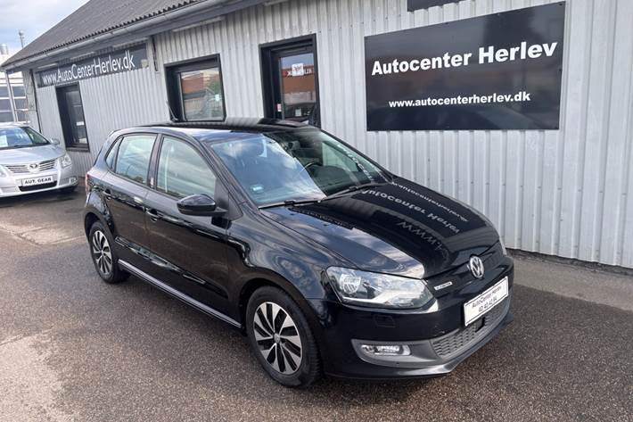 Sort VW Polo fra 2017 set udefra