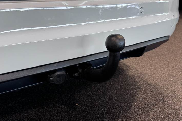 Hvid VW Touran fra 2019