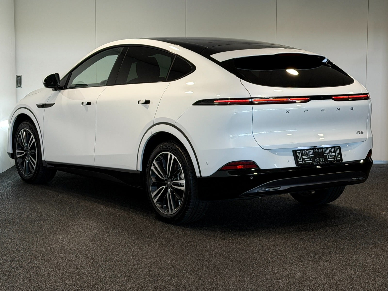 Hvid Xpeng G6 fra 2025