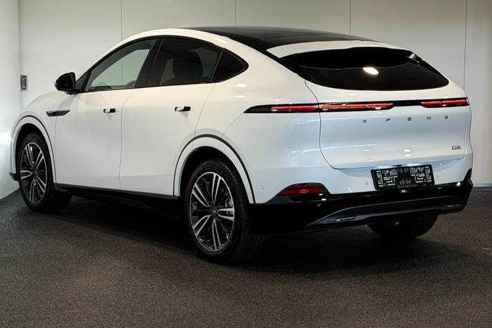 Hvid Xpeng G6 fra 2025