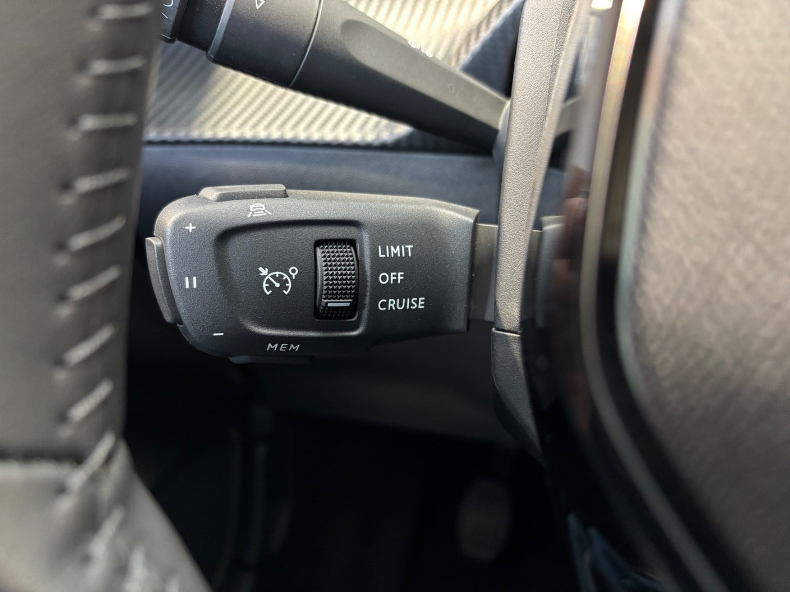 undefined Peugeot 208 fra 2024