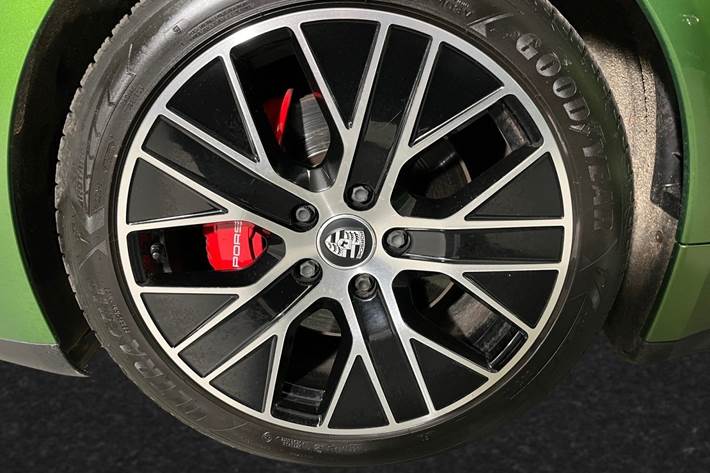 Grøn Porsche Taycan 4S fra 2022
