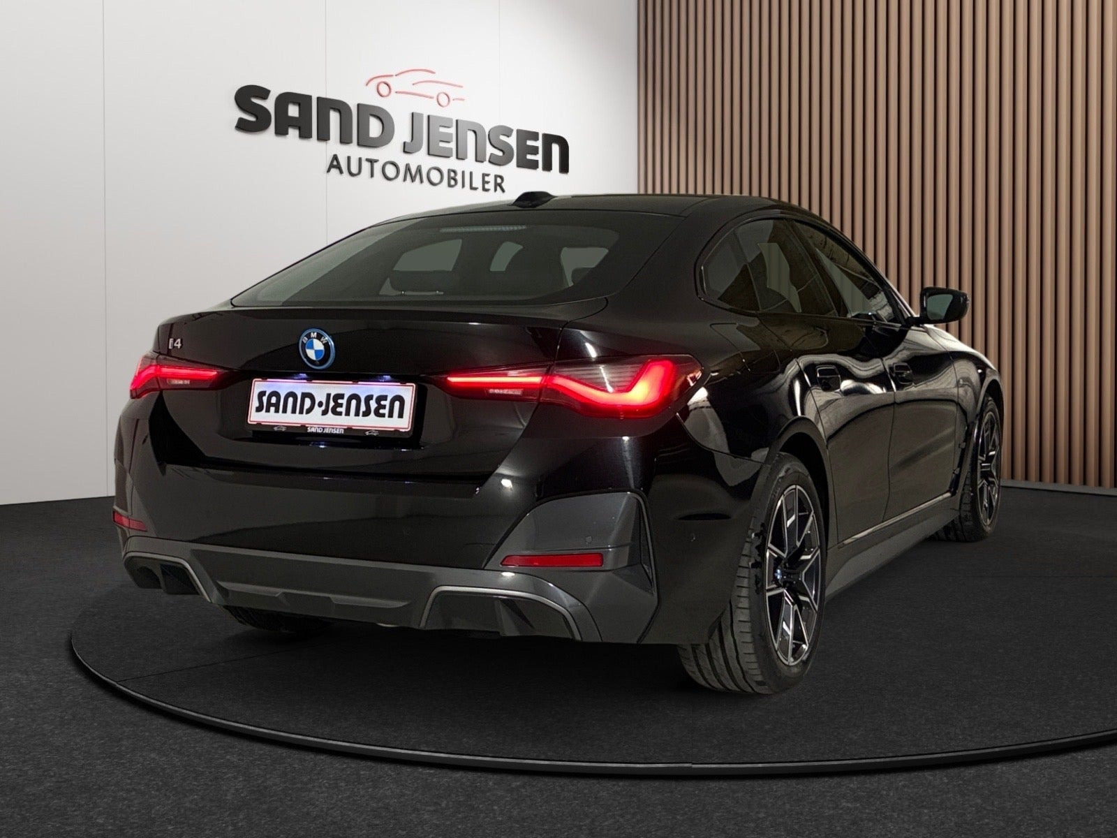 Sort BMW i4 fra 2024