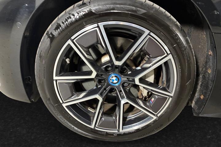 Sort BMW i4 fra 2024