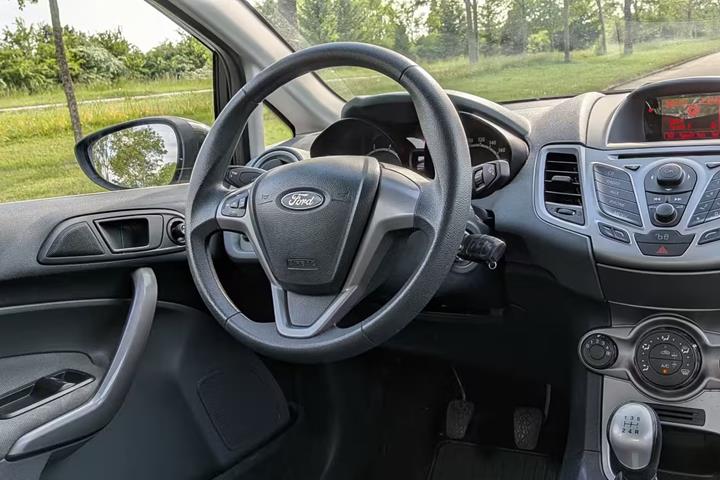 Sort Ford Fiesta fra 2011