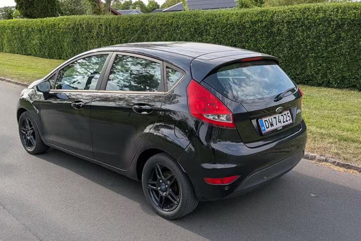 Sort Ford Fiesta fra 2011