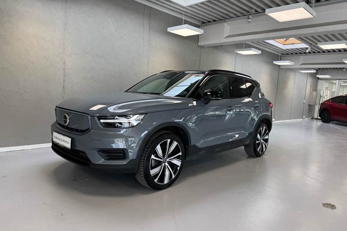 Grå Volvo XC40 fra 2021