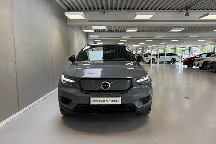 Grå Volvo XC40 fra 2021