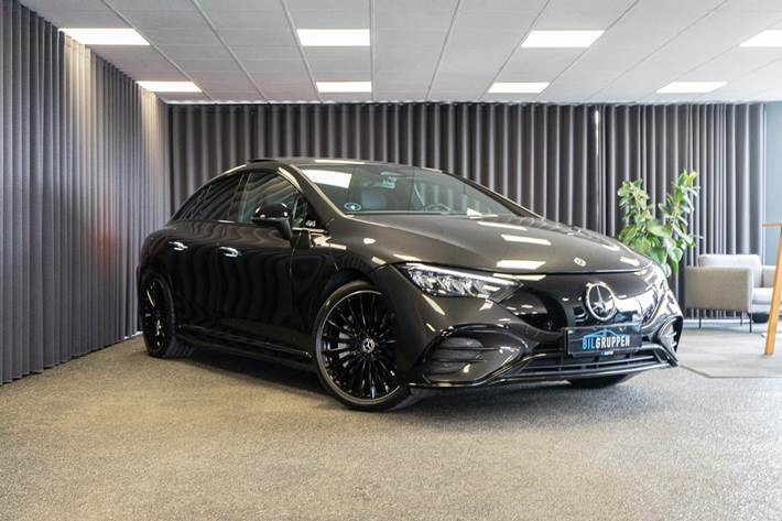 Grå Mercedes EQE300 fra 2023