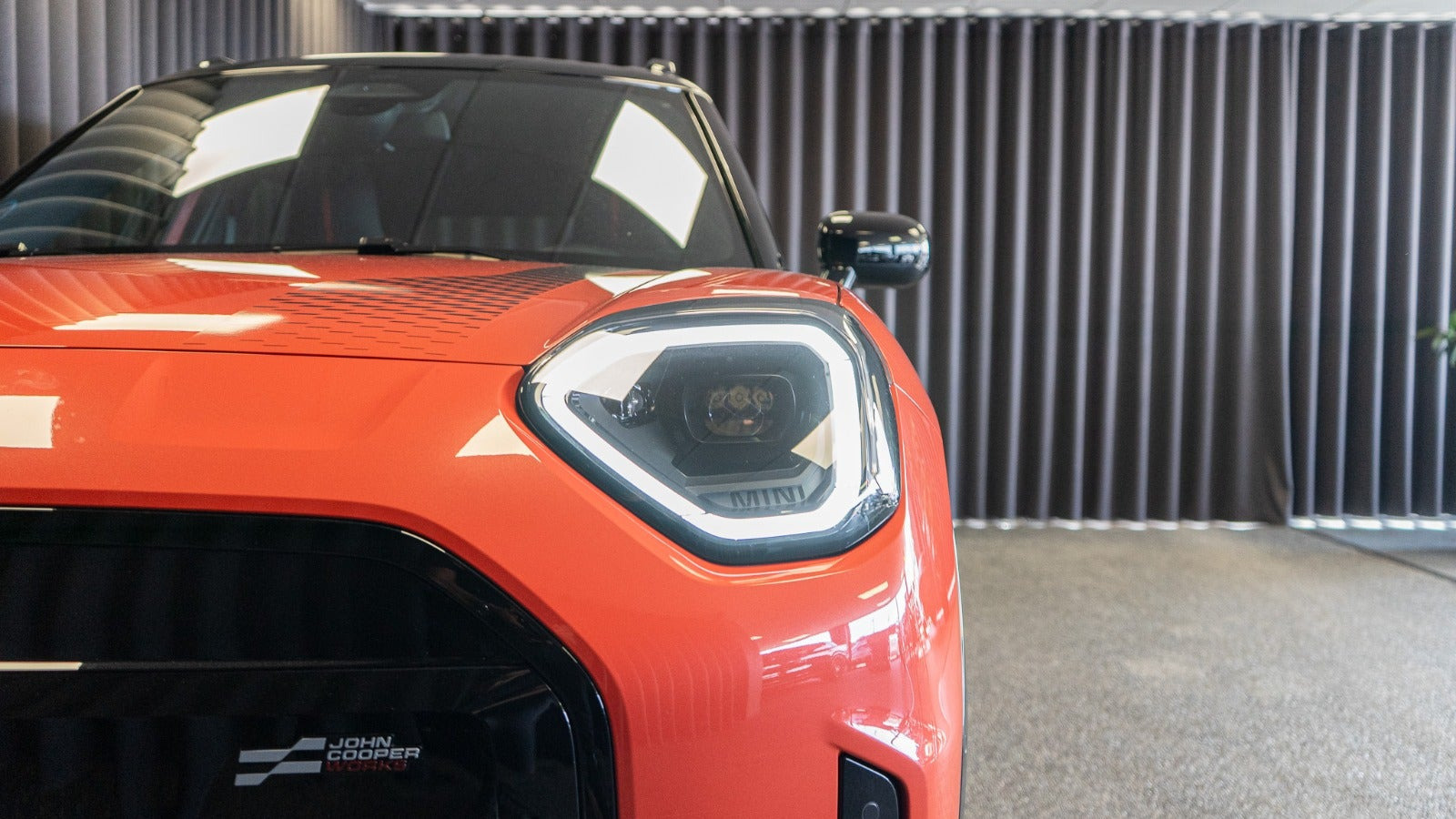 Orange Mini Aceman E fra 2025