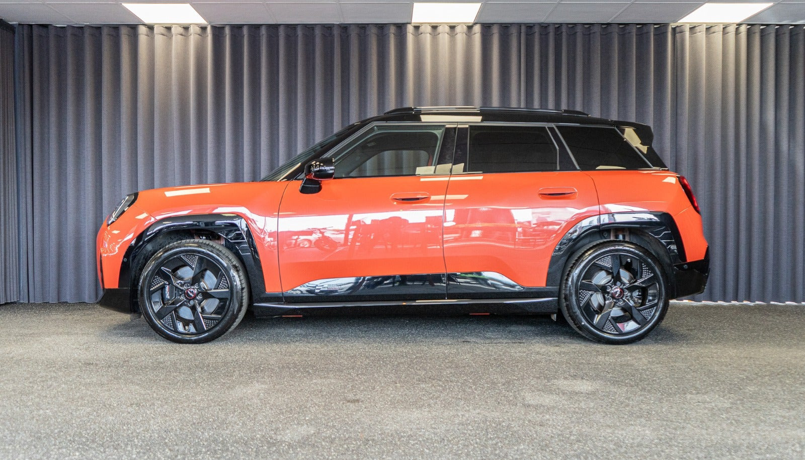 Orange Mini Aceman E fra 2025