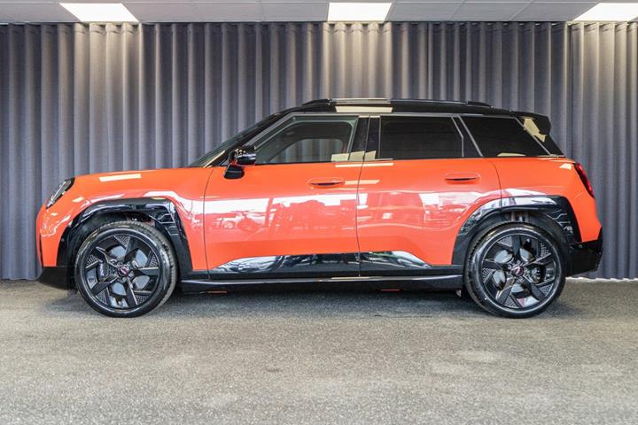 Orange Mini Aceman E fra 2025