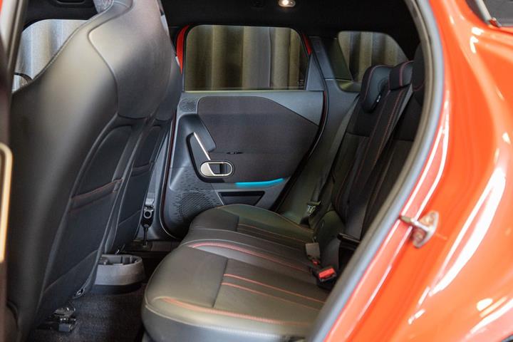 Orange Mini Aceman E fra 2025