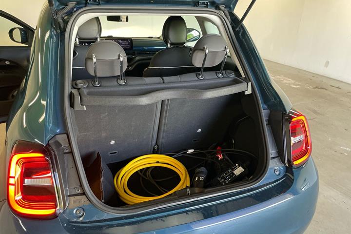 Grøn Fiat 500e fra 2024