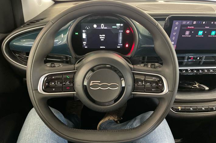 Grøn Fiat 500e fra 2024