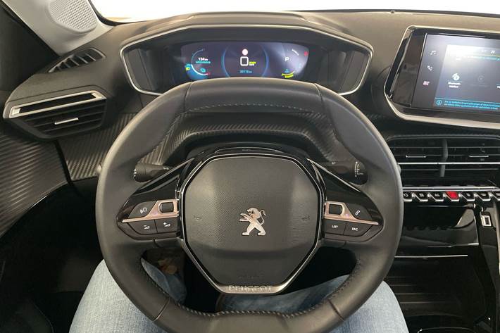 Sølv Peugeot e-208 fra 2023