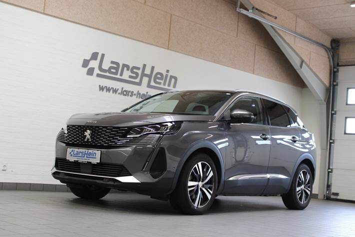 Grå Peugeot 3008 fra 2021