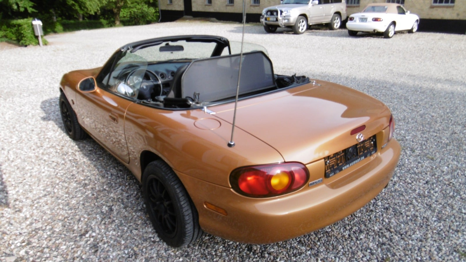 Gul Mazda MX-5 fra 1998